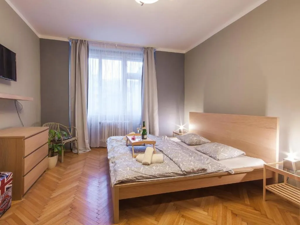 Modern Central Apartment Dlouha location