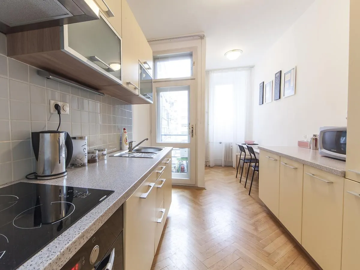 Modern Central Apartment Dlouha Prague